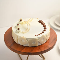 Alternative view of Butterscotch Cake and Soft White Teddy